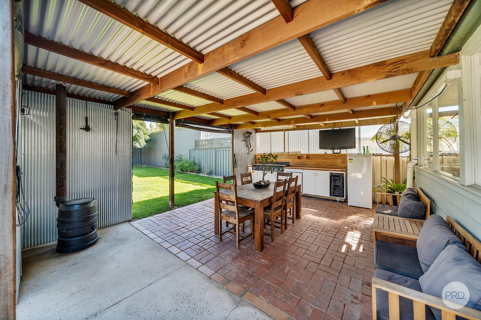 172 Mackenzie Street West  GOLDEN SQUARE 11