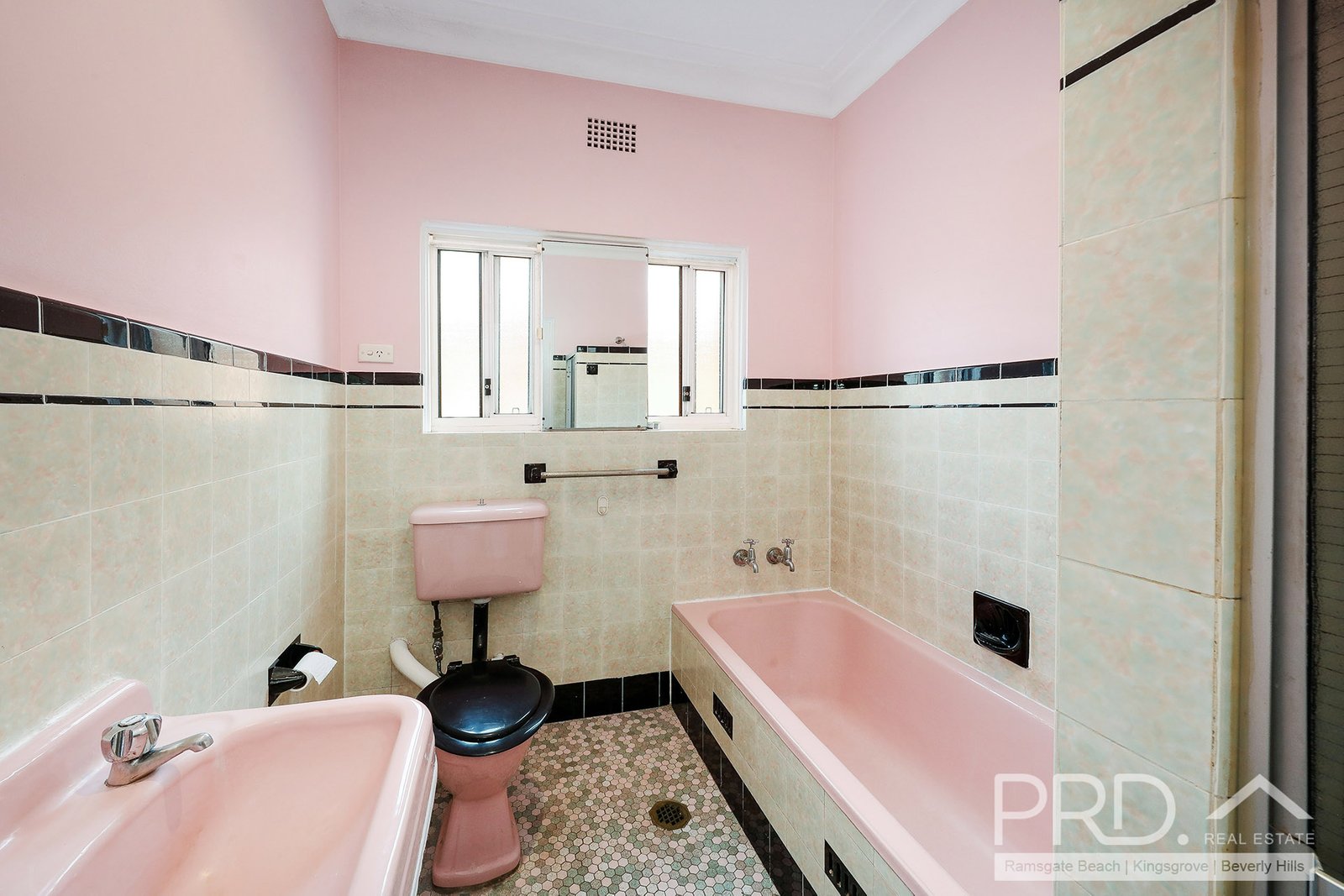 172 Moorefields Road BEVERLY HILLS 4
