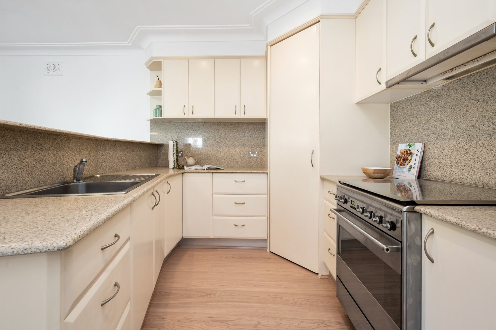 172 Robey Street MATRAVILLE 8