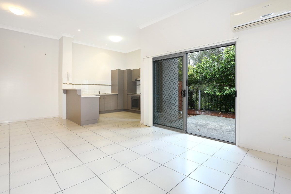17/2 Sangster Crescent PACIFIC PINES 5