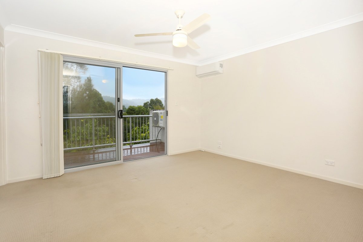 17/2 Sangster Crescent PACIFIC PINES 9
