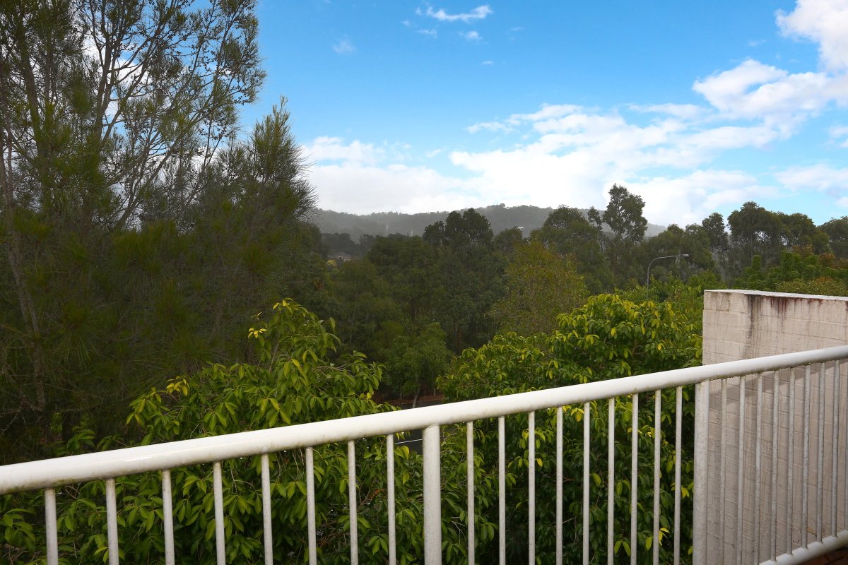 17/2 Sangster Crescent PACIFIC PINES 11