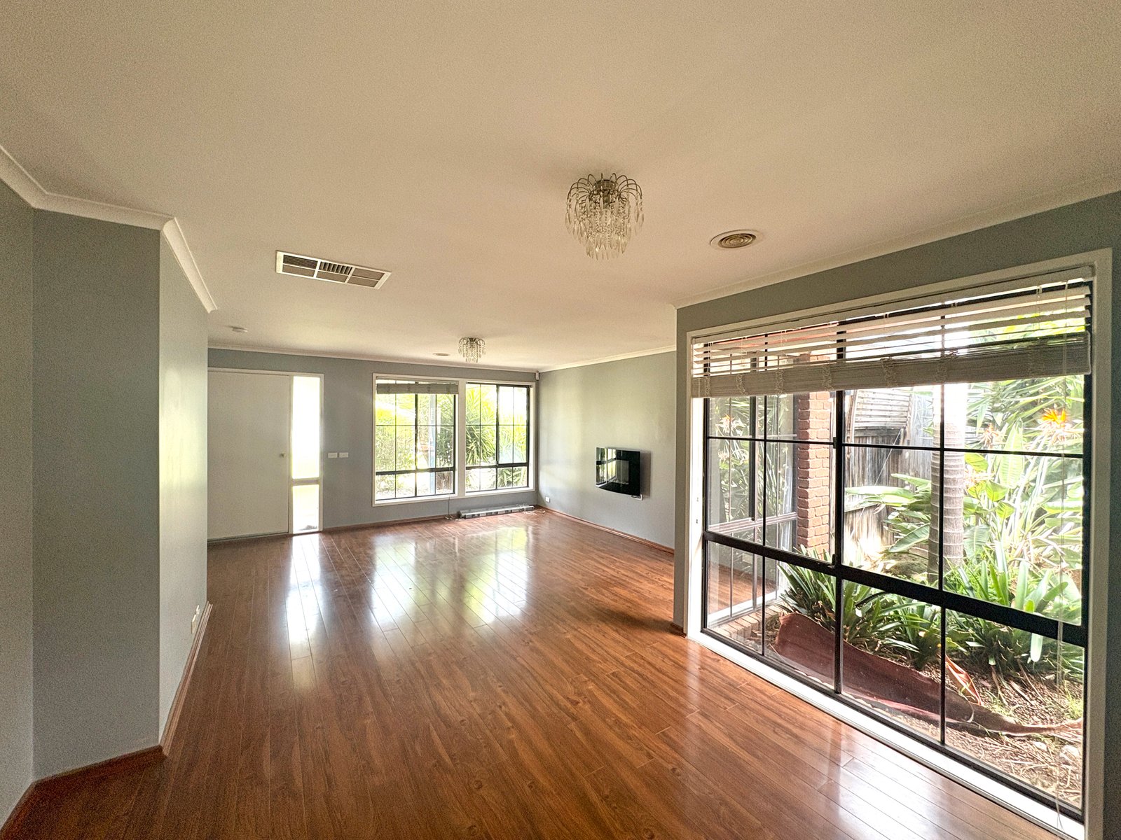Gallery: 1/72 Smeaton Close