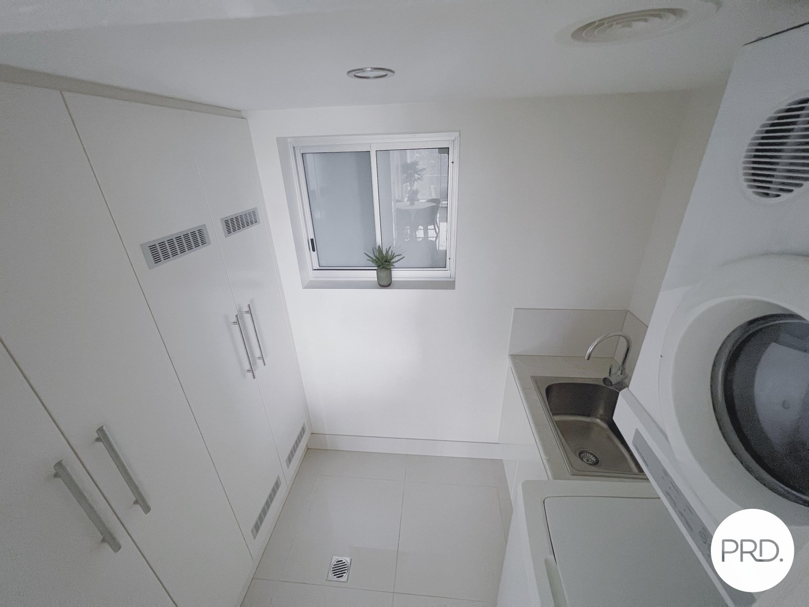 17/2 The Promenade BOYNE ISLAND 11