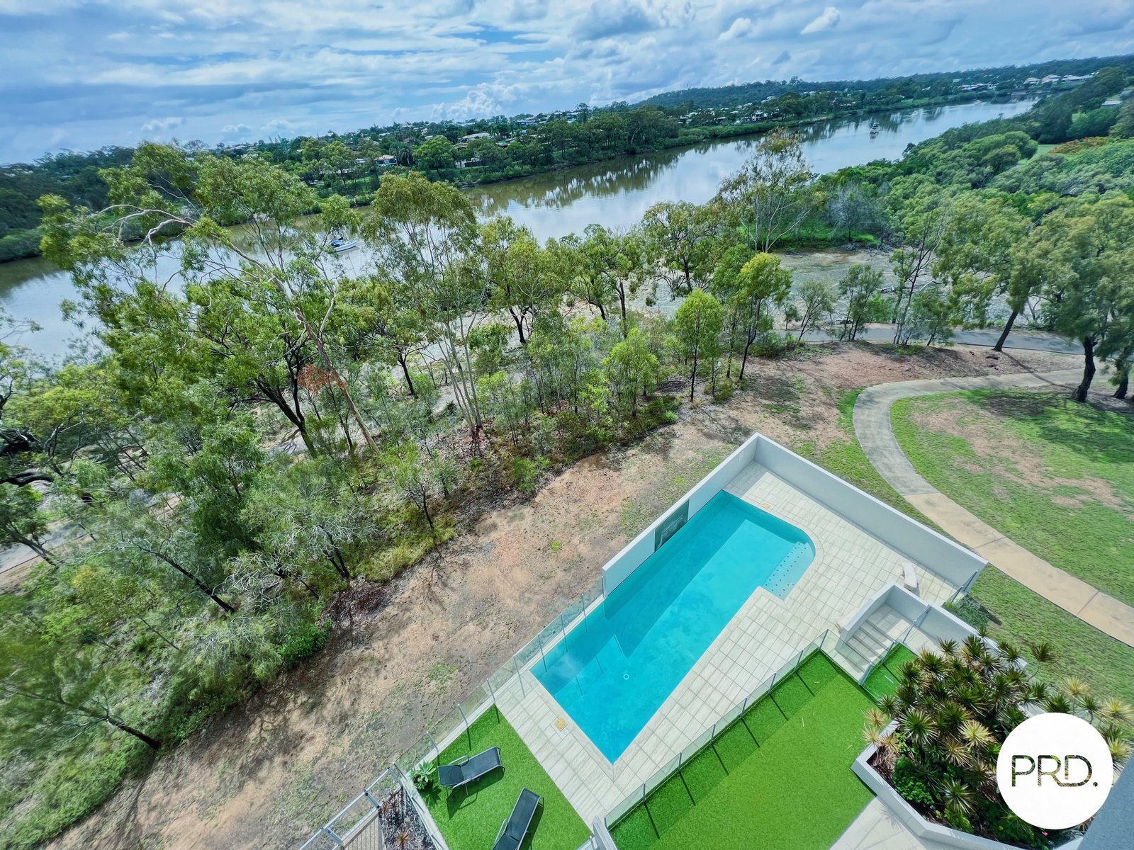 17/2 The Promenade BOYNE ISLAND 3