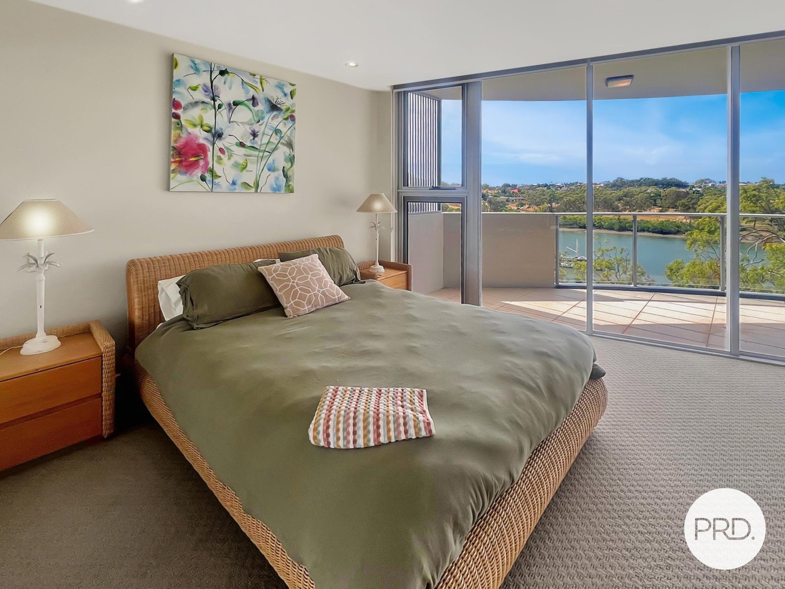 17/2 The Promenade BOYNE ISLAND 9