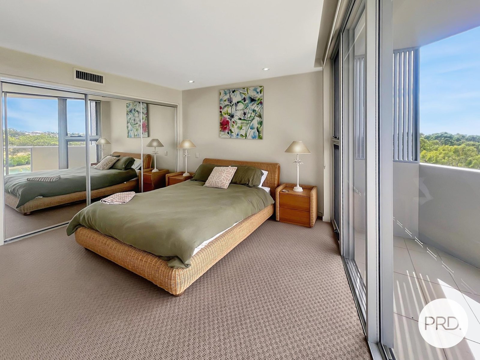 17/2 The Promenade BOYNE ISLAND 11