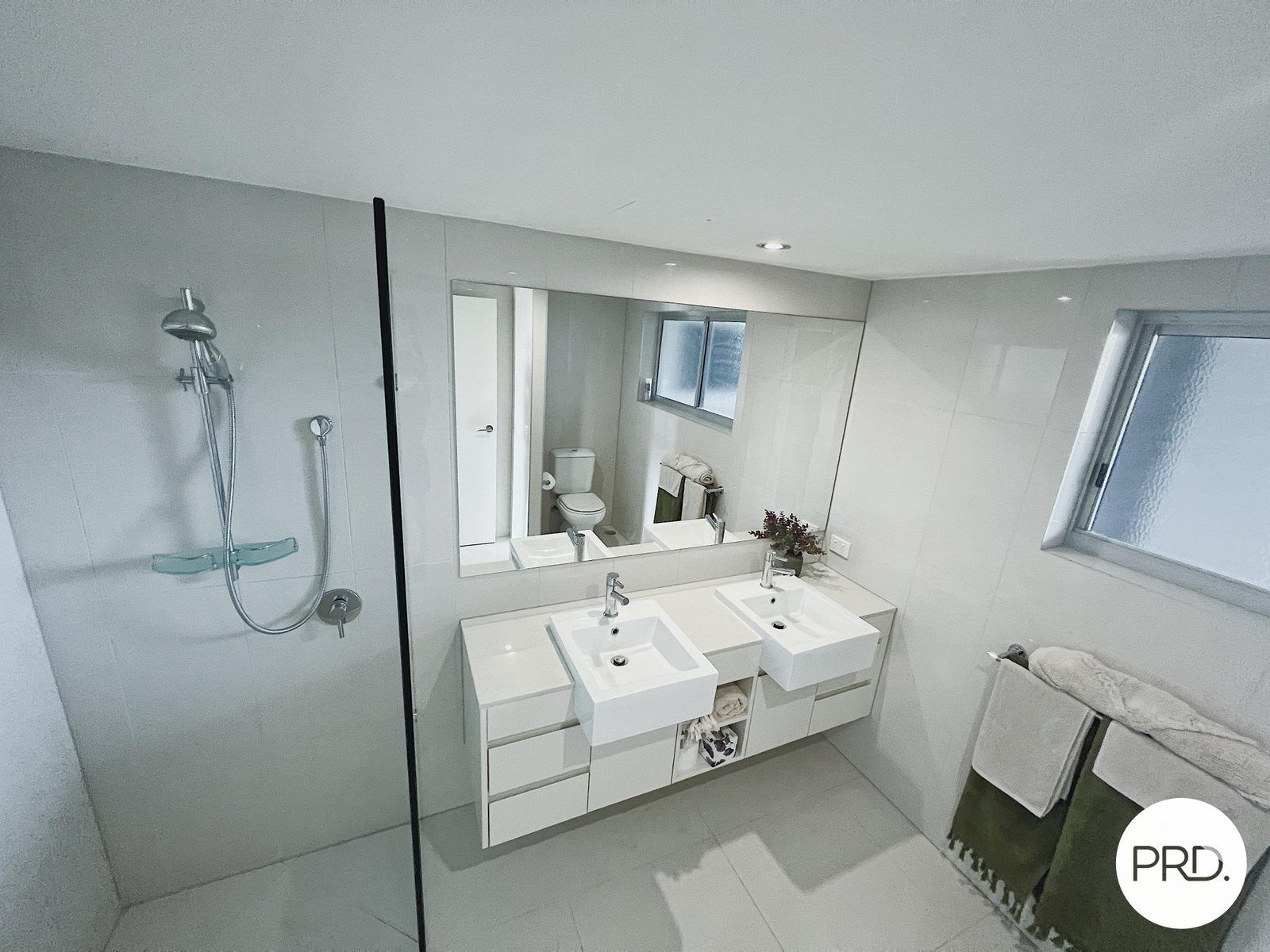 17/2 The Promenade BOYNE ISLAND 13