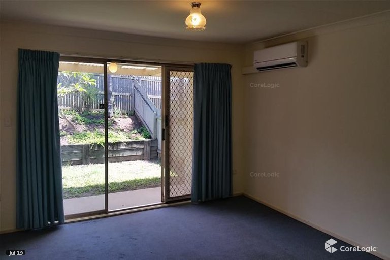 17/21 Usher Avenue LABRADOR 3