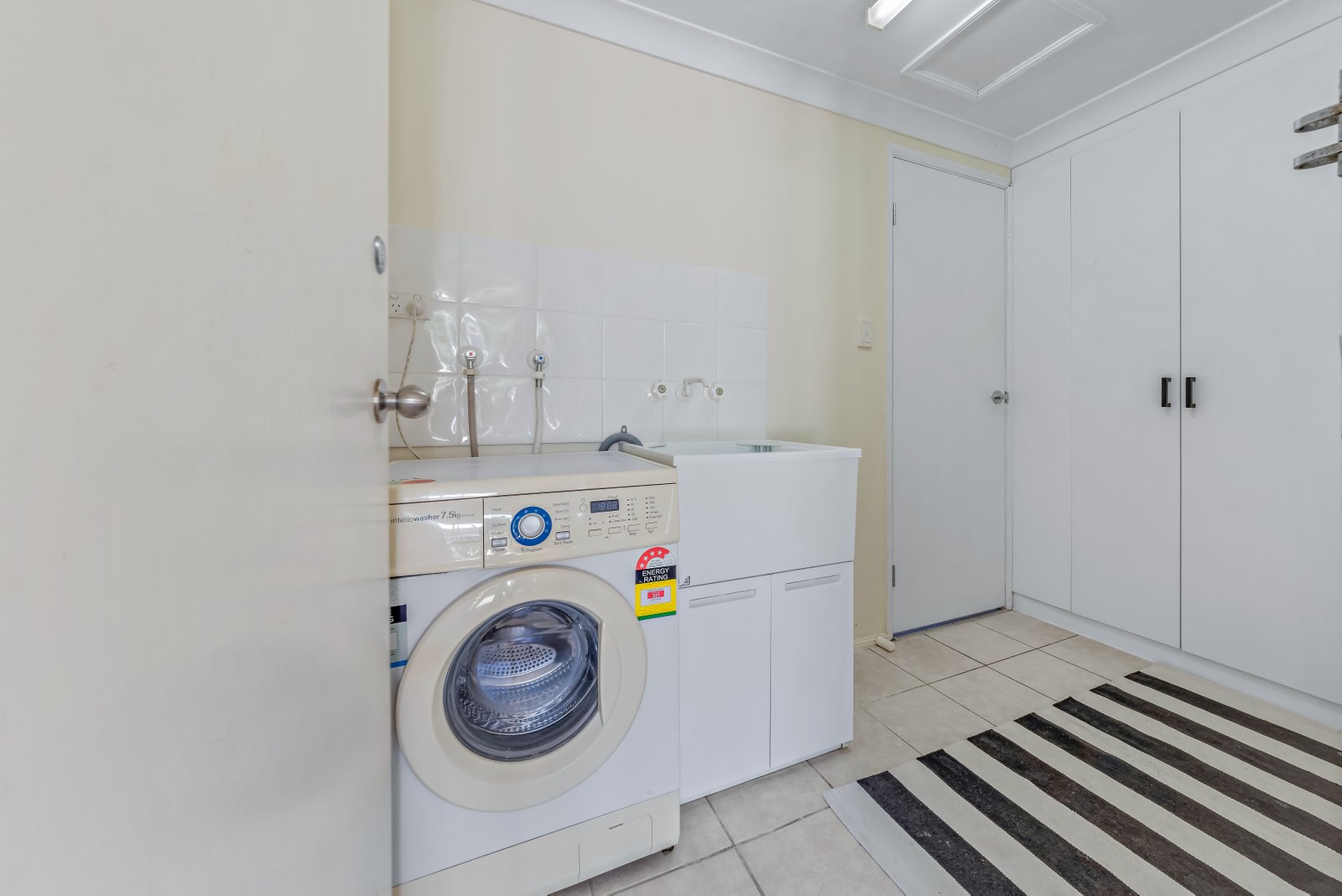 17/24 Pandanus Drive CANNONVALE 11
