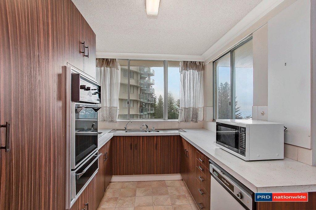 17/24 The Esplanade BURLEIGH HEADS 5