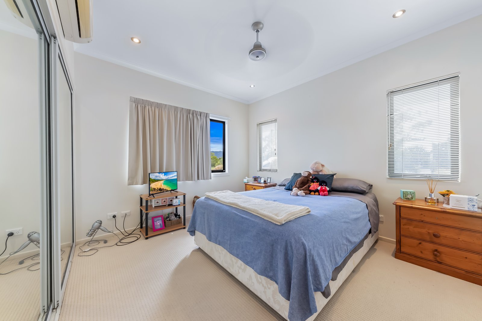 17/25 Abell Road CANNONVALE 7