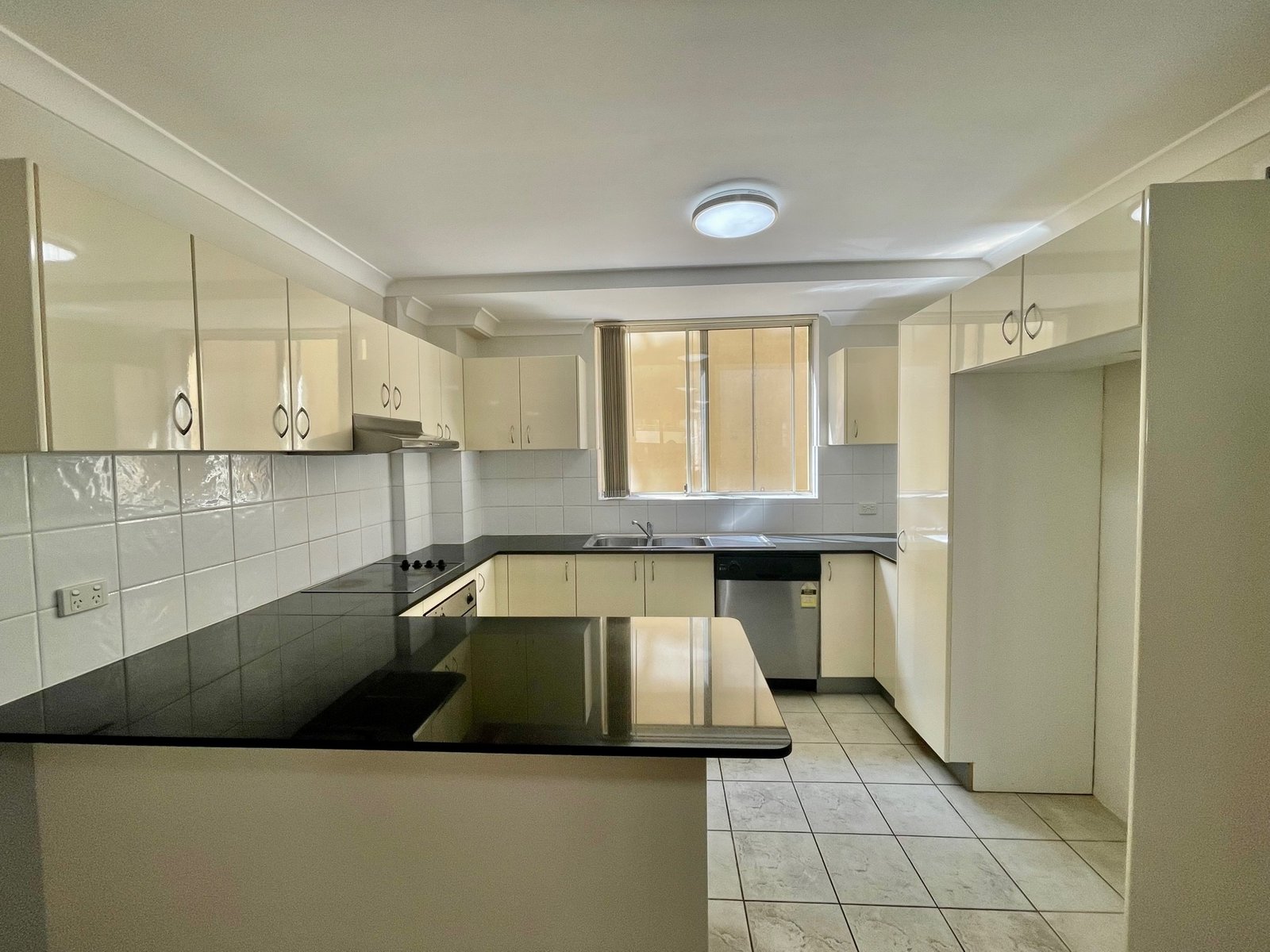 17/26 Belgrave Street KOGARAH 2