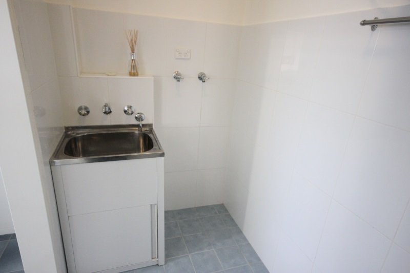 173 Russell Avenue DOLLS POINT 8