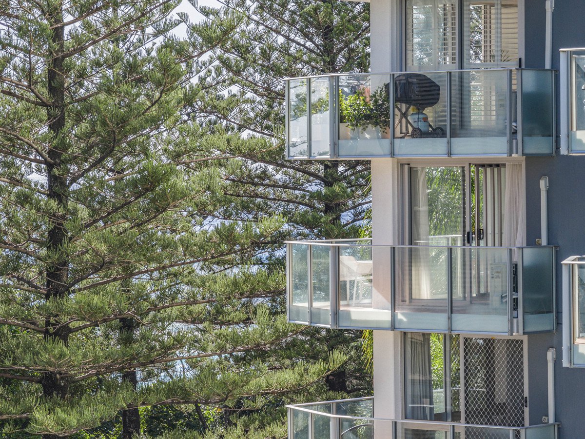 17/30-40 The Esplanade Burleigh Heads 2