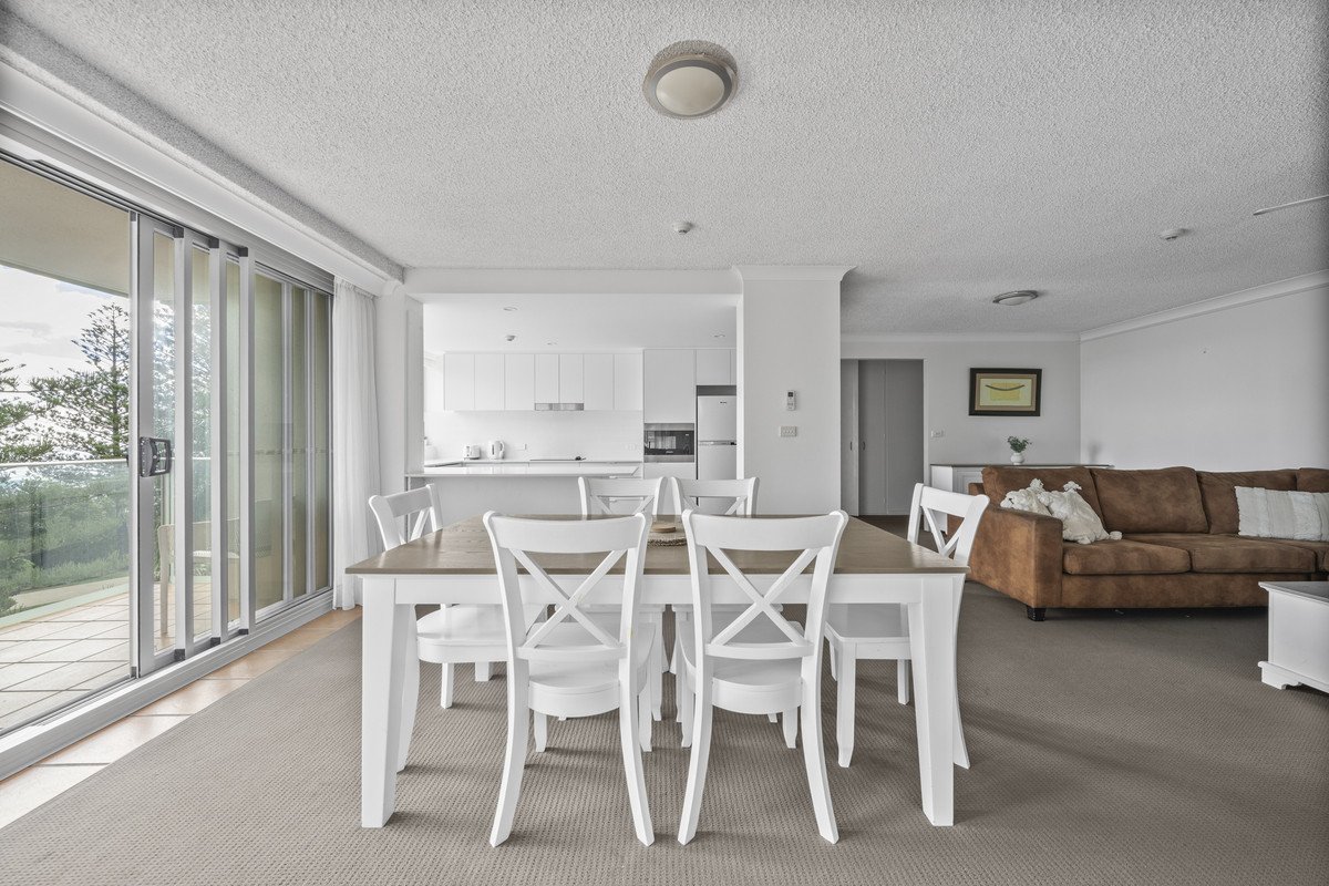 17/30-40 The Esplanade Burleigh Heads 4
