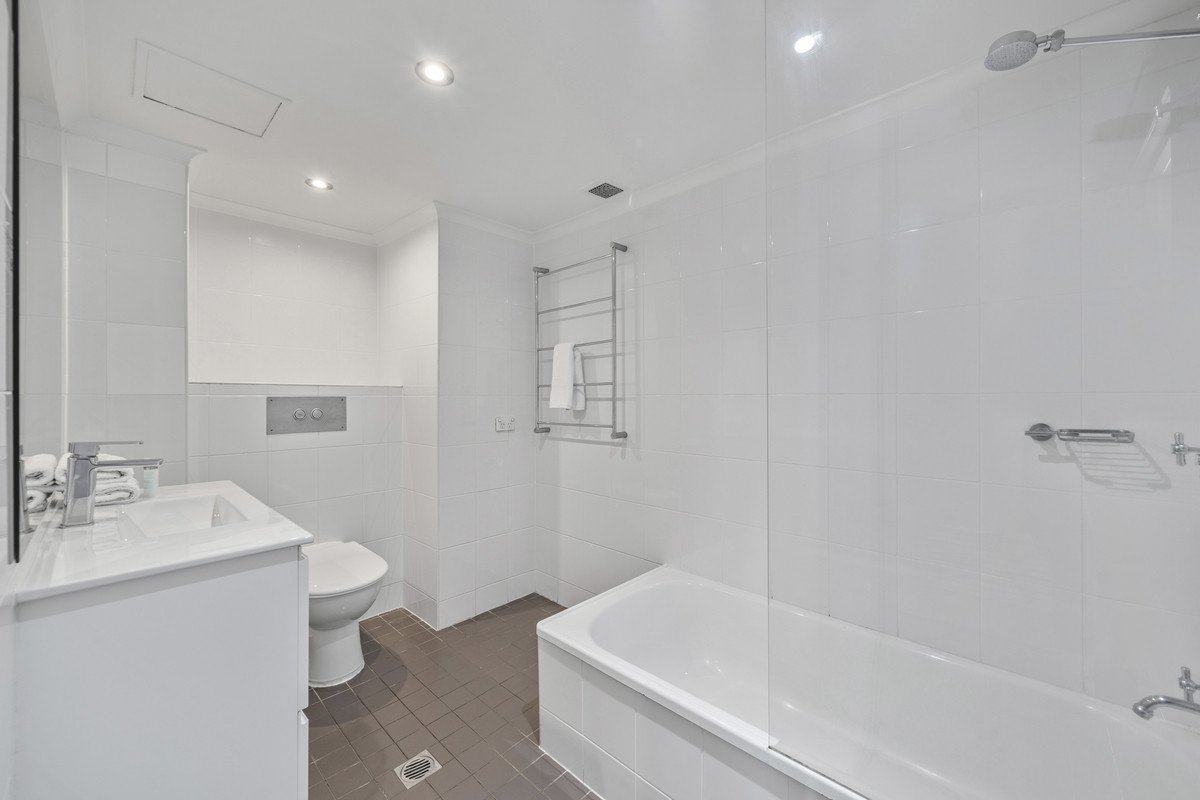 17/30-40 The Esplanade Burleigh Heads 13