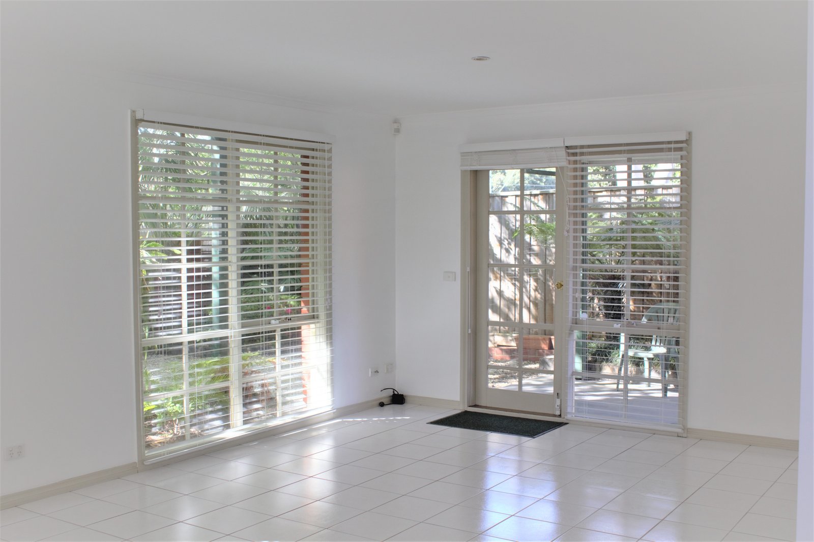 Gallery: 1/736-738 Warrigal Road