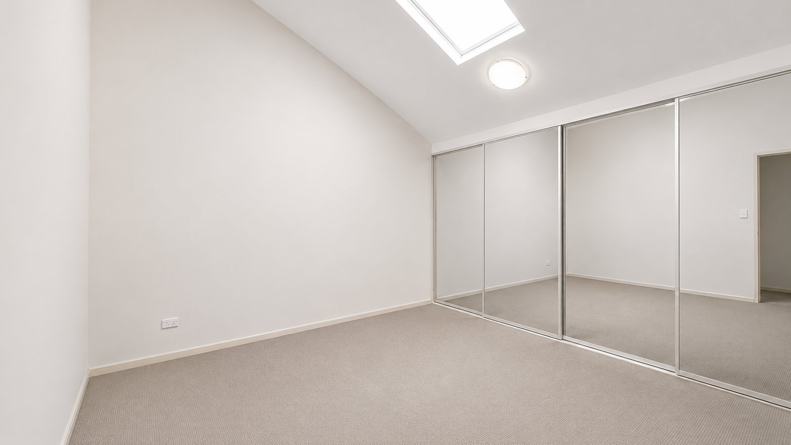 17/4-6 Freeman Street WARWICK FARM 6