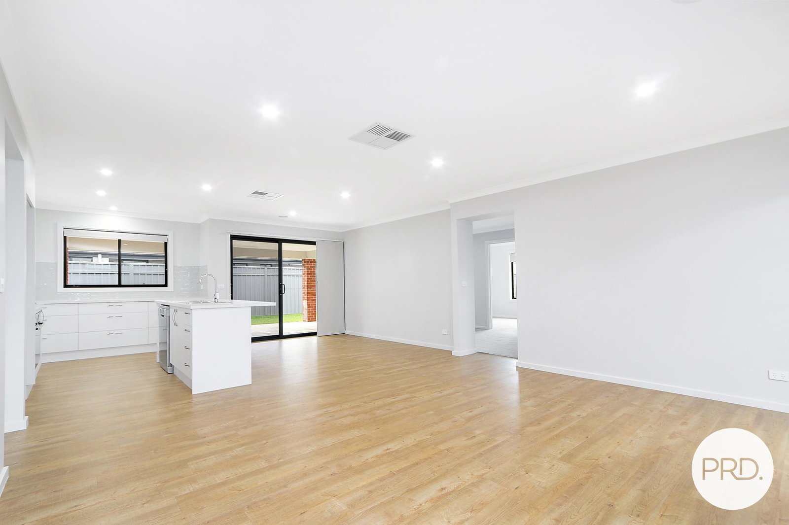 174 Brooklyn Drive THURGOONA 6