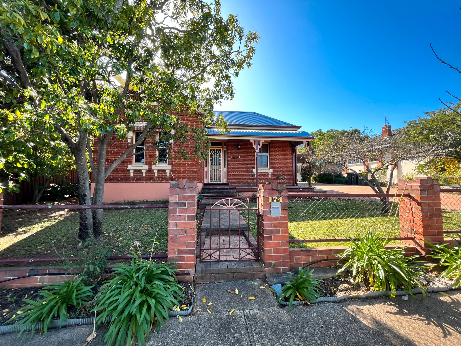 174 Carthage Street TAMWORTH 1