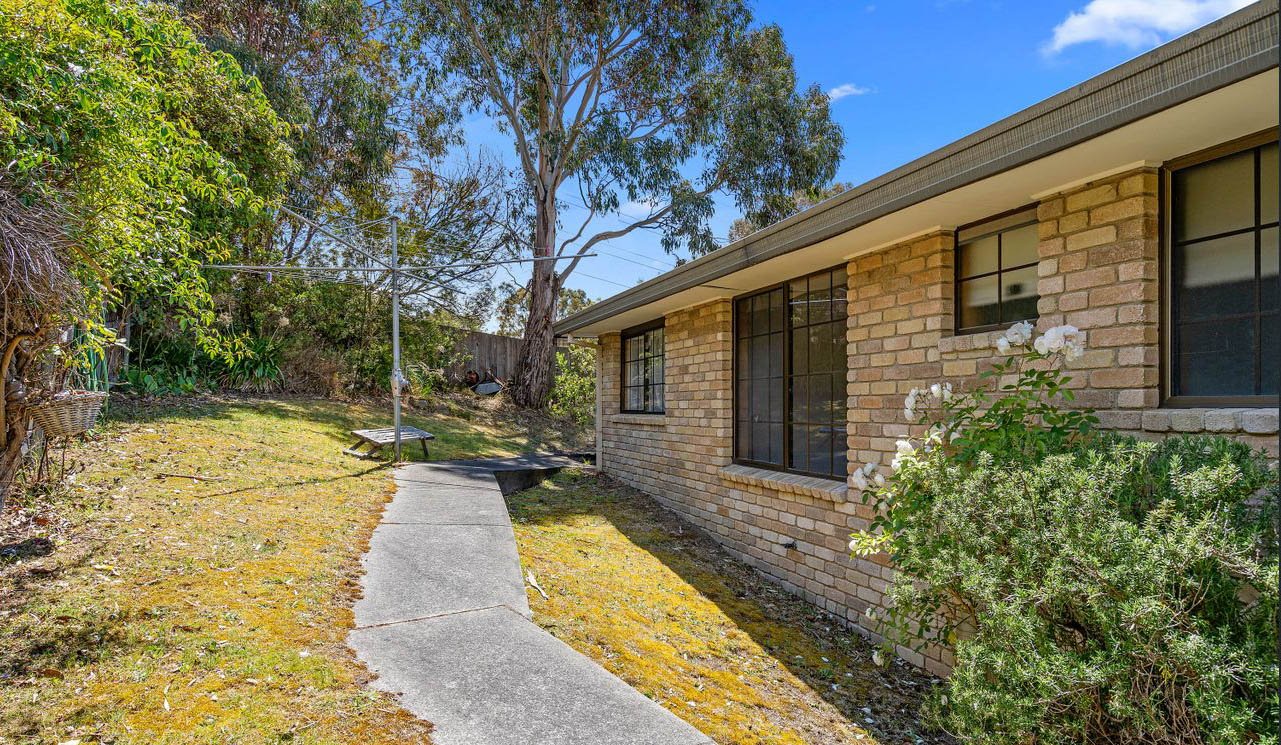 1/74 Girrabong Road LENAH VALLEY 2