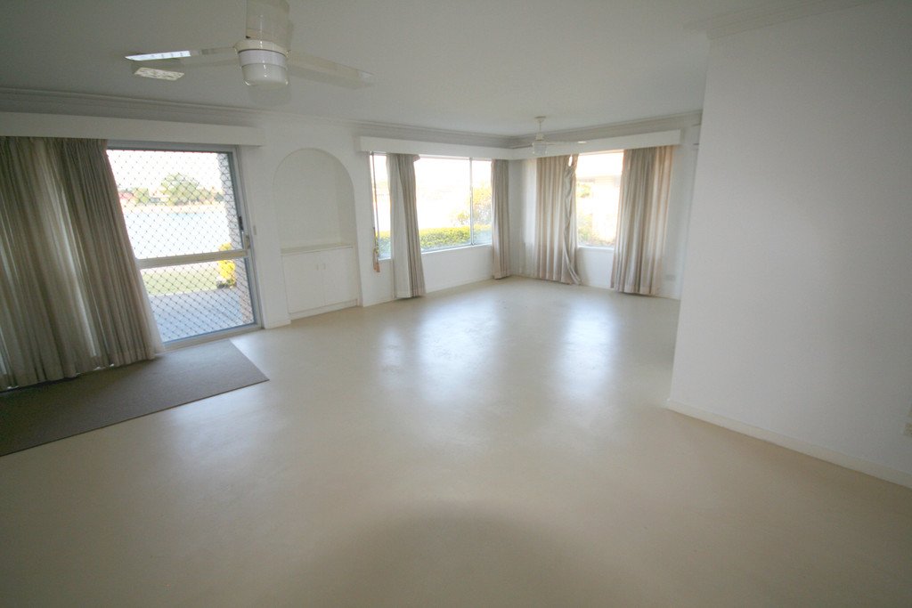 174 Mallawa Drive PALM BEACH 6