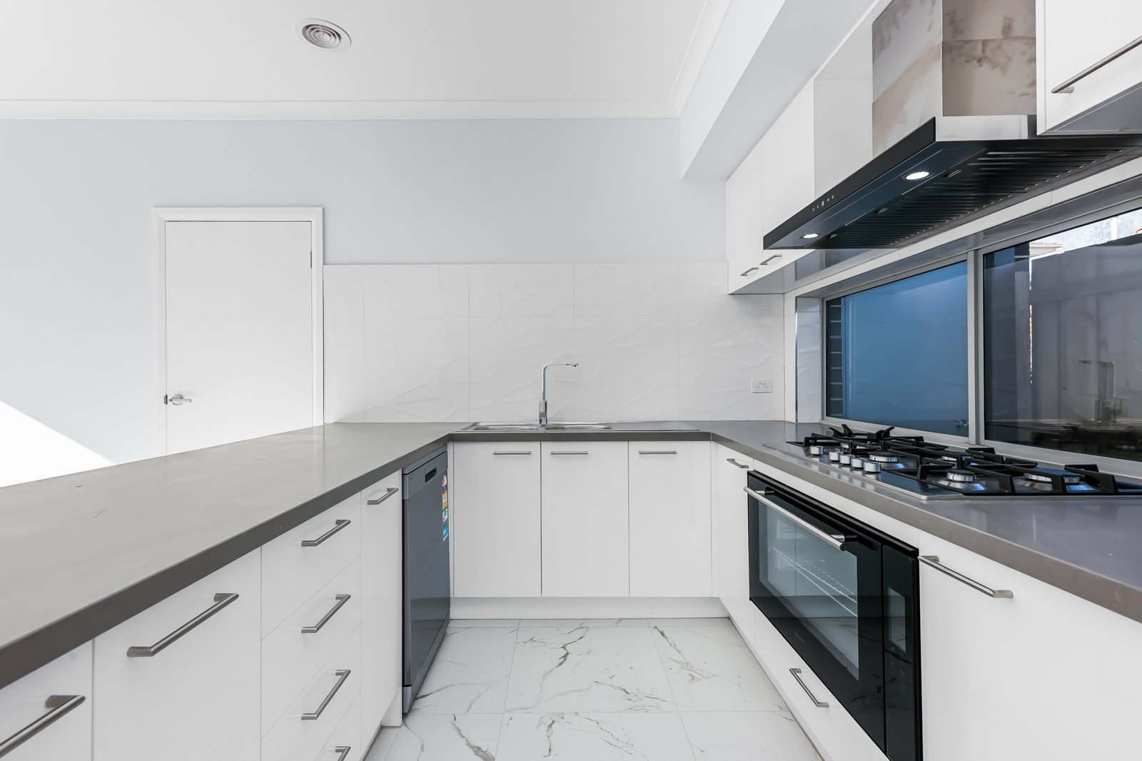 Gallery: 1/74 Scotsburn Avenue
