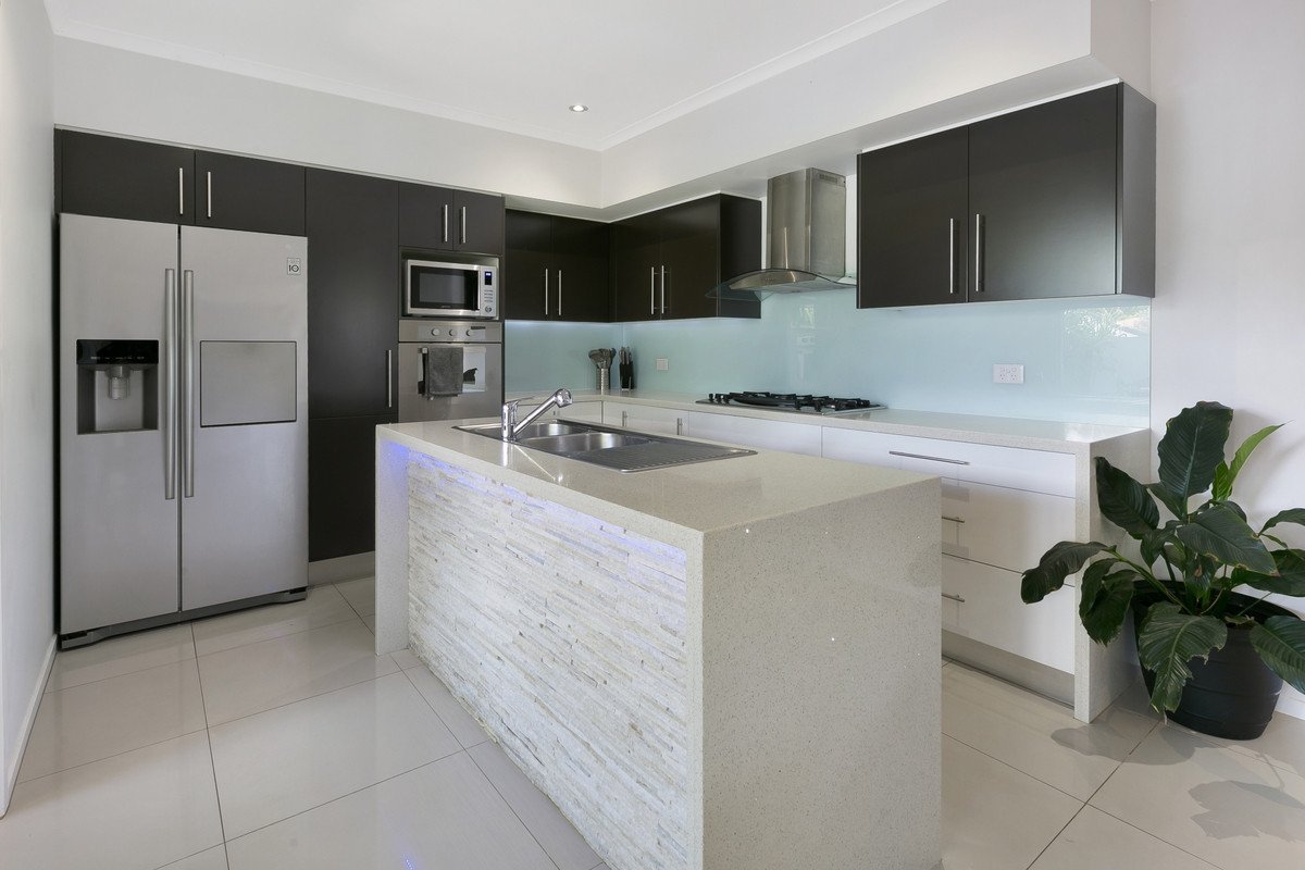 174 Sunshine Parade Miami 4