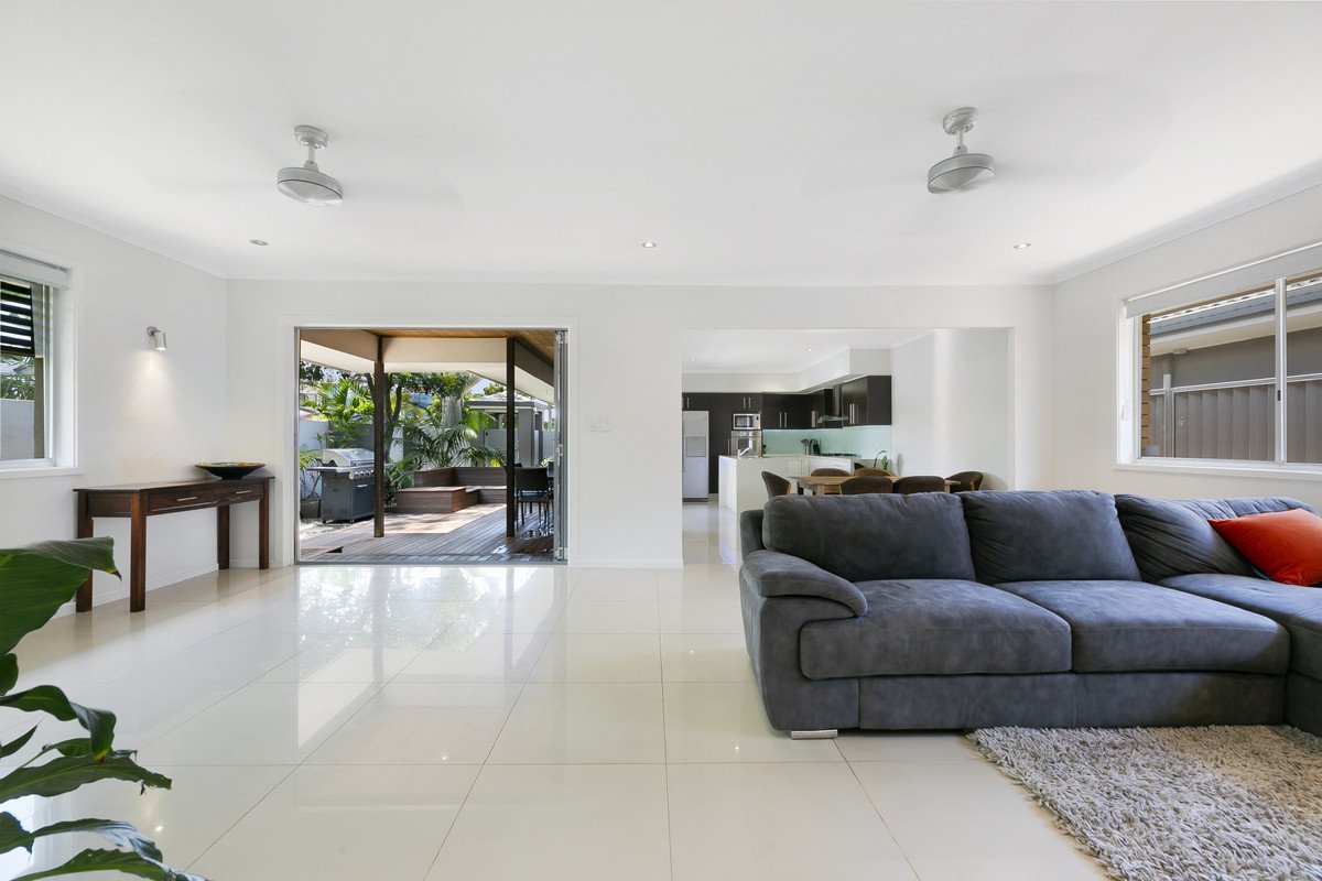 174 Sunshine Parade Miami 6