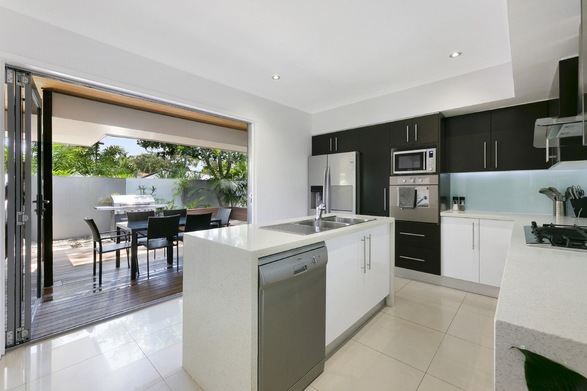 174 Sunshine Parade Miami 16