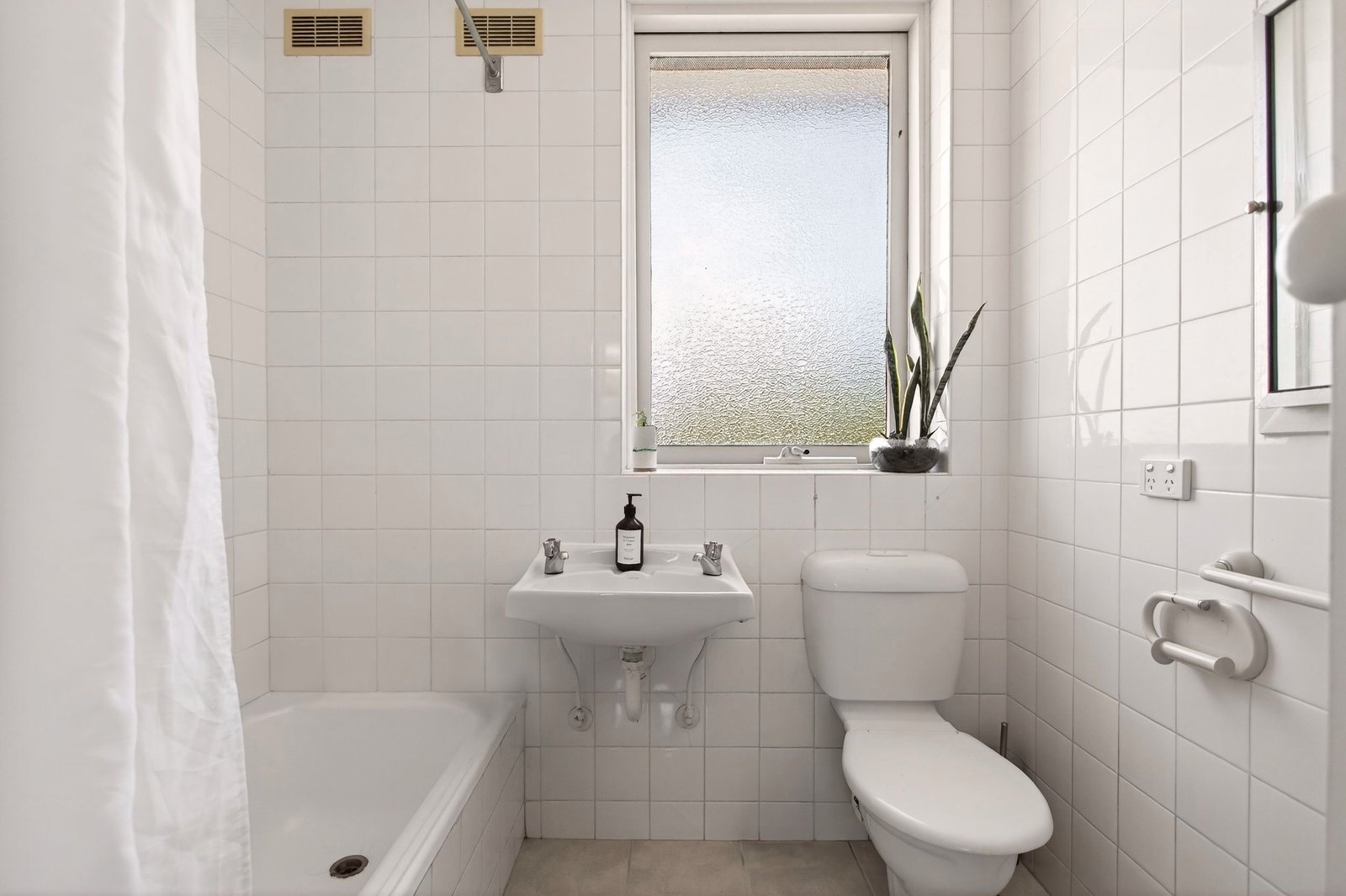 Real Estate and Property in 17/40 Ormond Road, Elwood, VIC