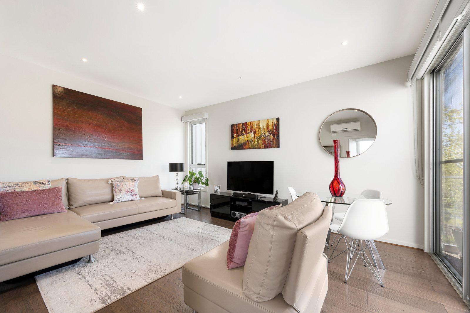 Gallery: 17/496 Dandenong Road