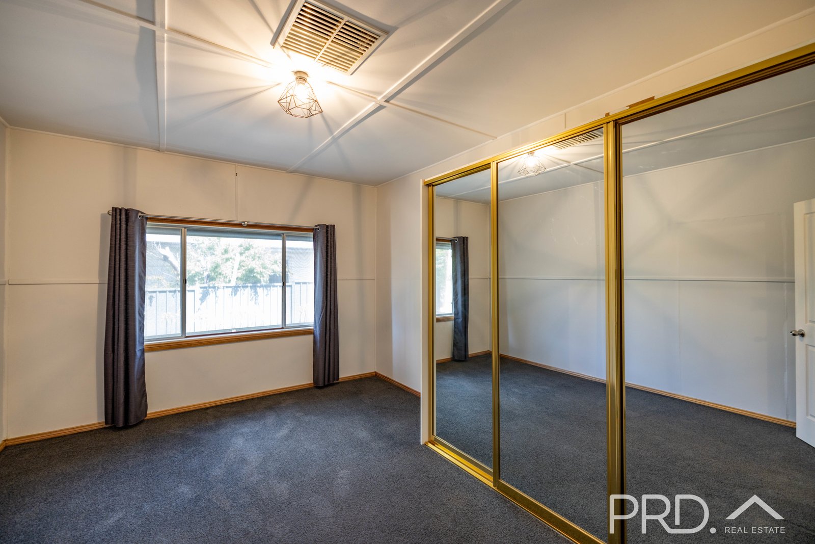 175 Lambie Street TUMUT 9