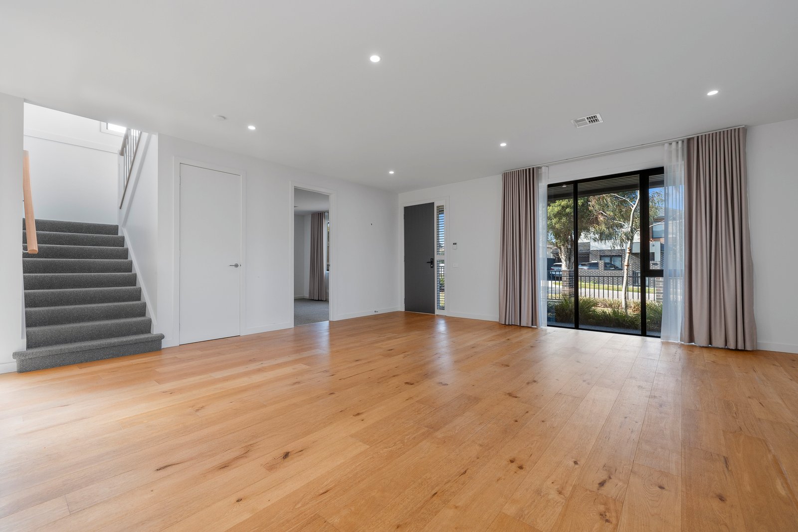 Gallery: 1/75 Macrina Street