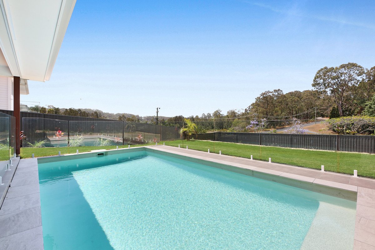 176 Cowell Drive Burleigh Heads 12