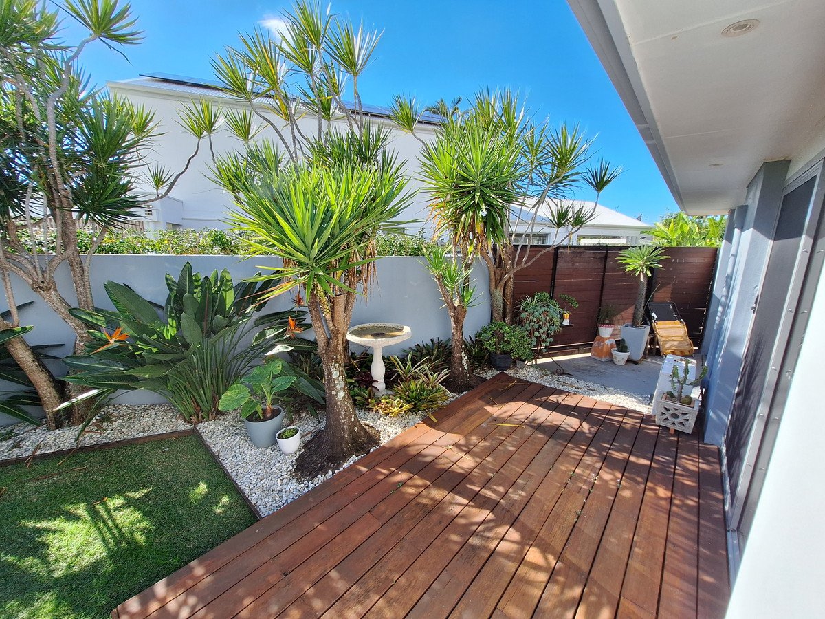 1/76 Dawn Parade MIAMI 10