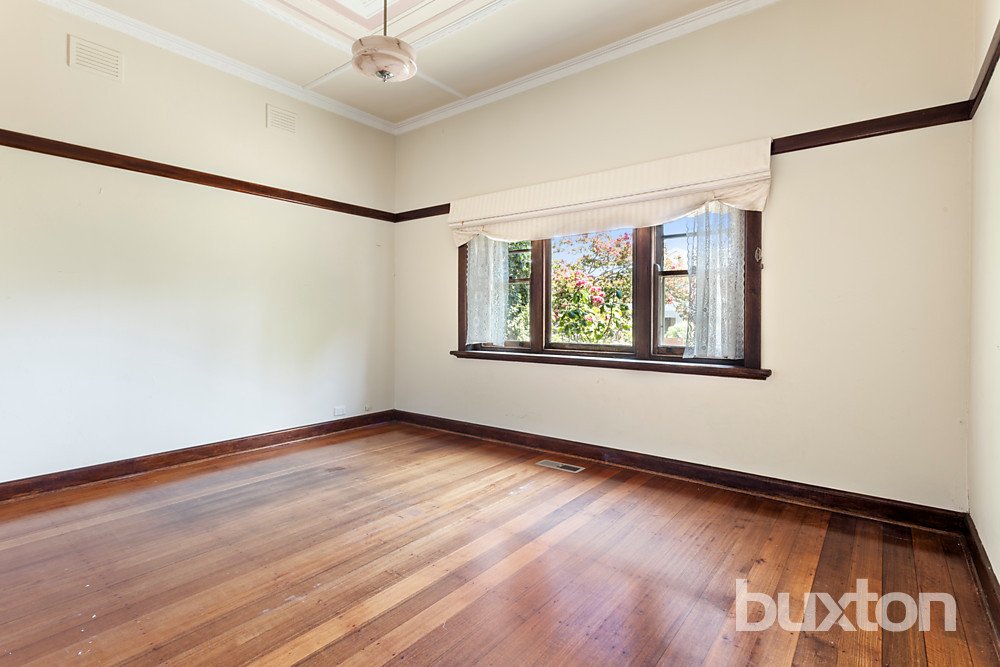 Gallery: 1/76 Hall Street
