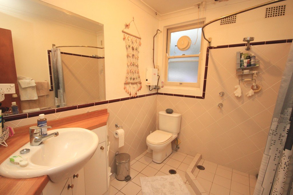 176 Russell Avenue DOLLS POINT 4