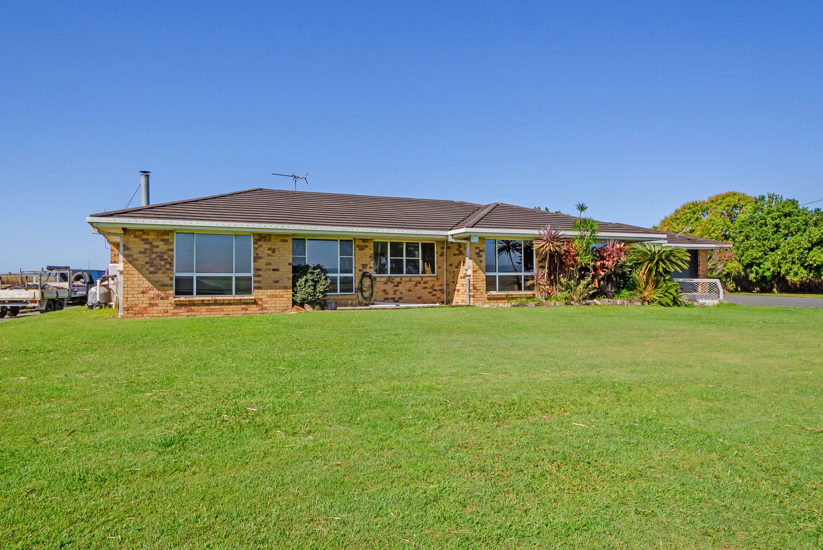 176 School Road WOONGOOLBA 3