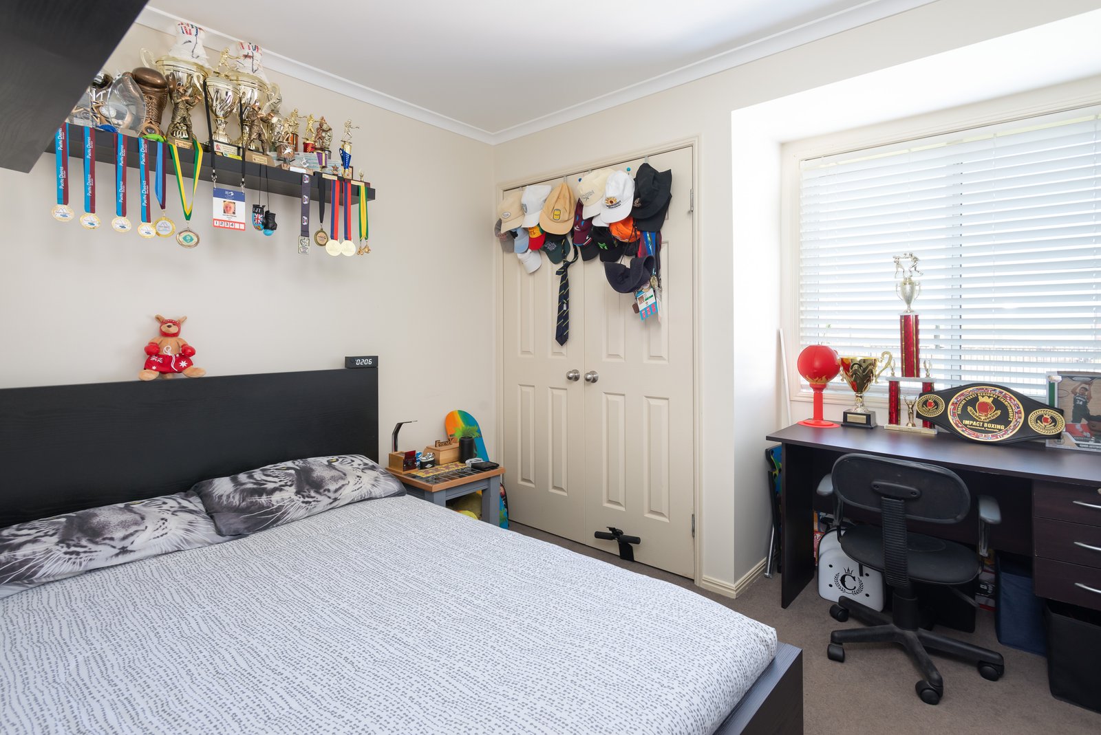 176 School Road WOONGOOLBA 10