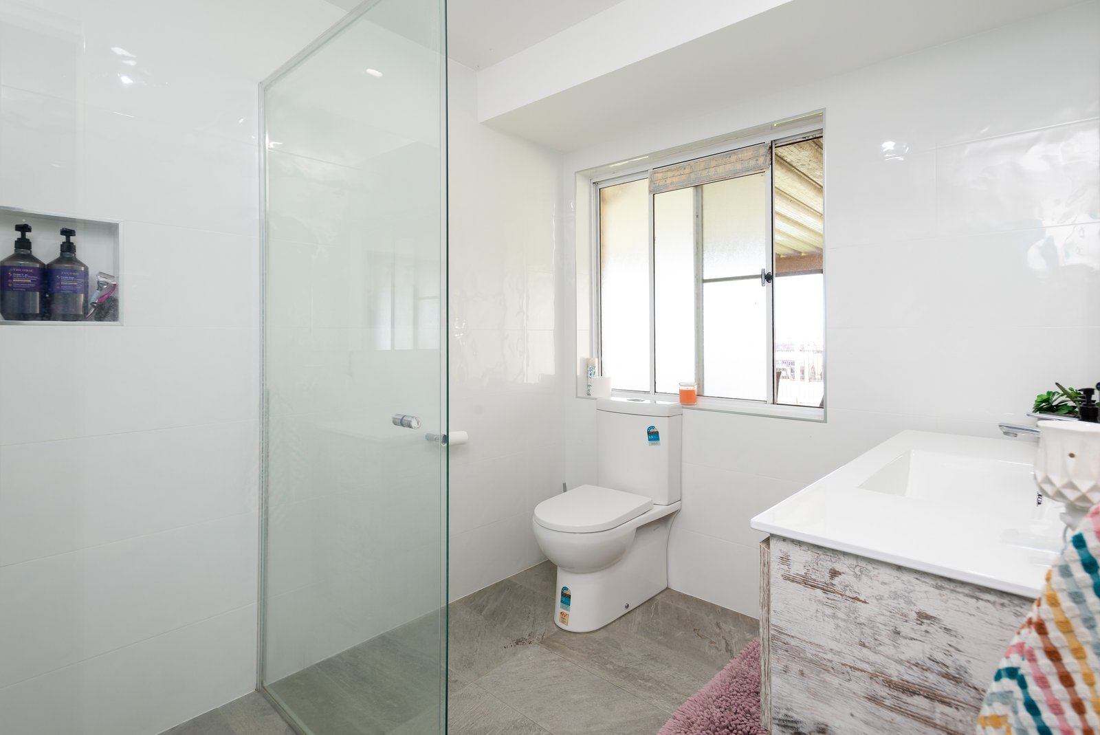 176 School Road WOONGOOLBA 13