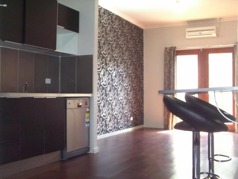 Gallery: 1/76 Windsor Street