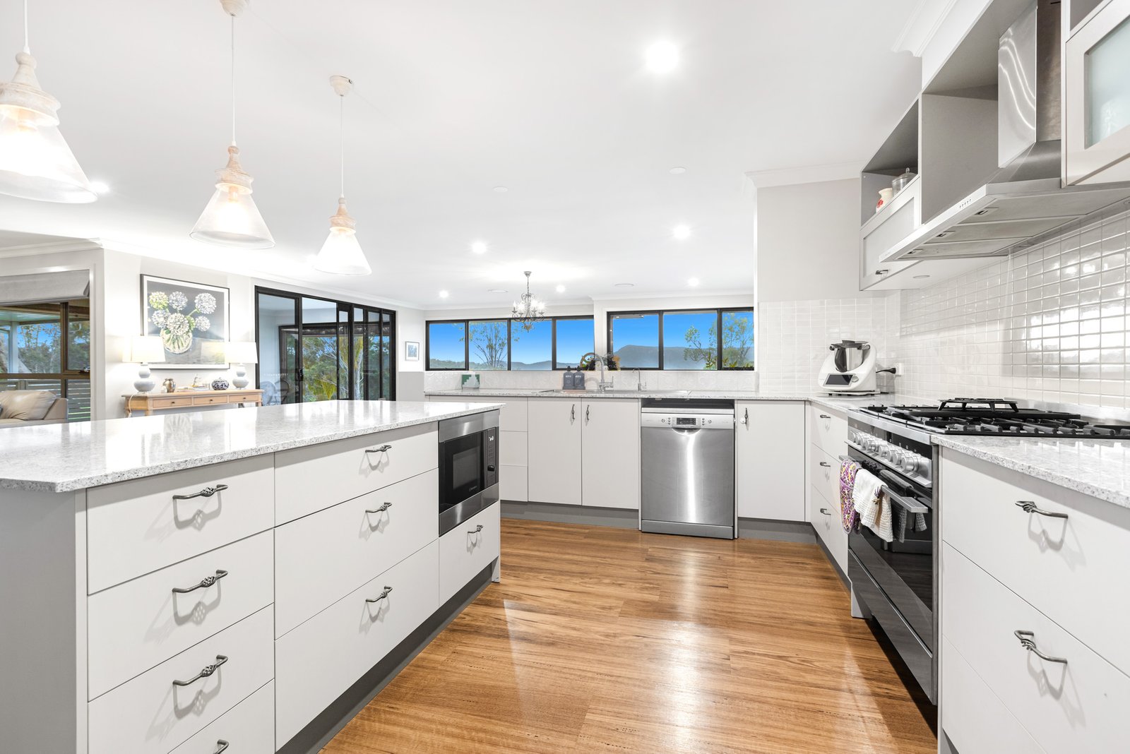 176 Wollong Road QUORROBOLONG 24