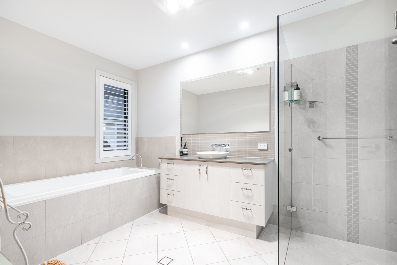 176 Wollong Road QUORROBOLONG 33