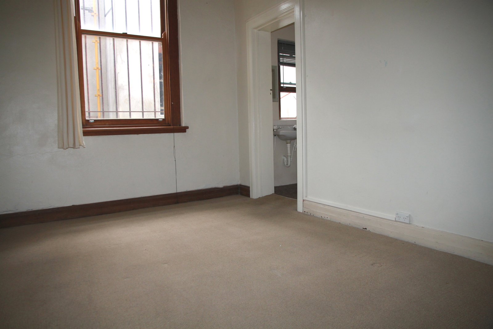 Gallery: 176a Victoria Avenue