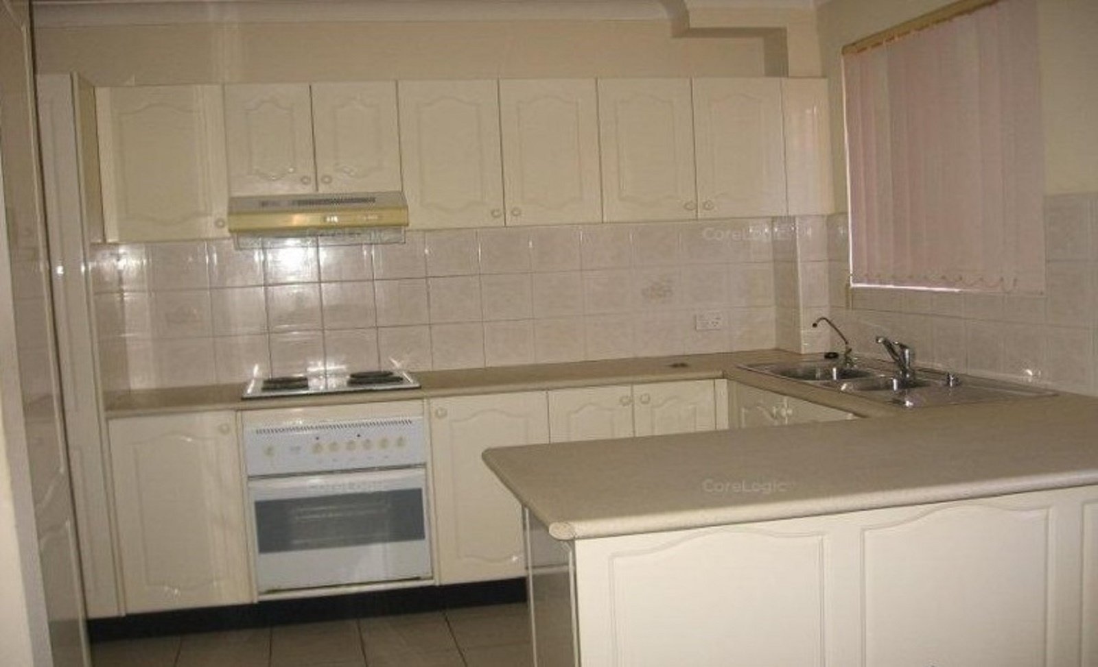 17/7-11 Hampden Street BEVERLY HILLS 3