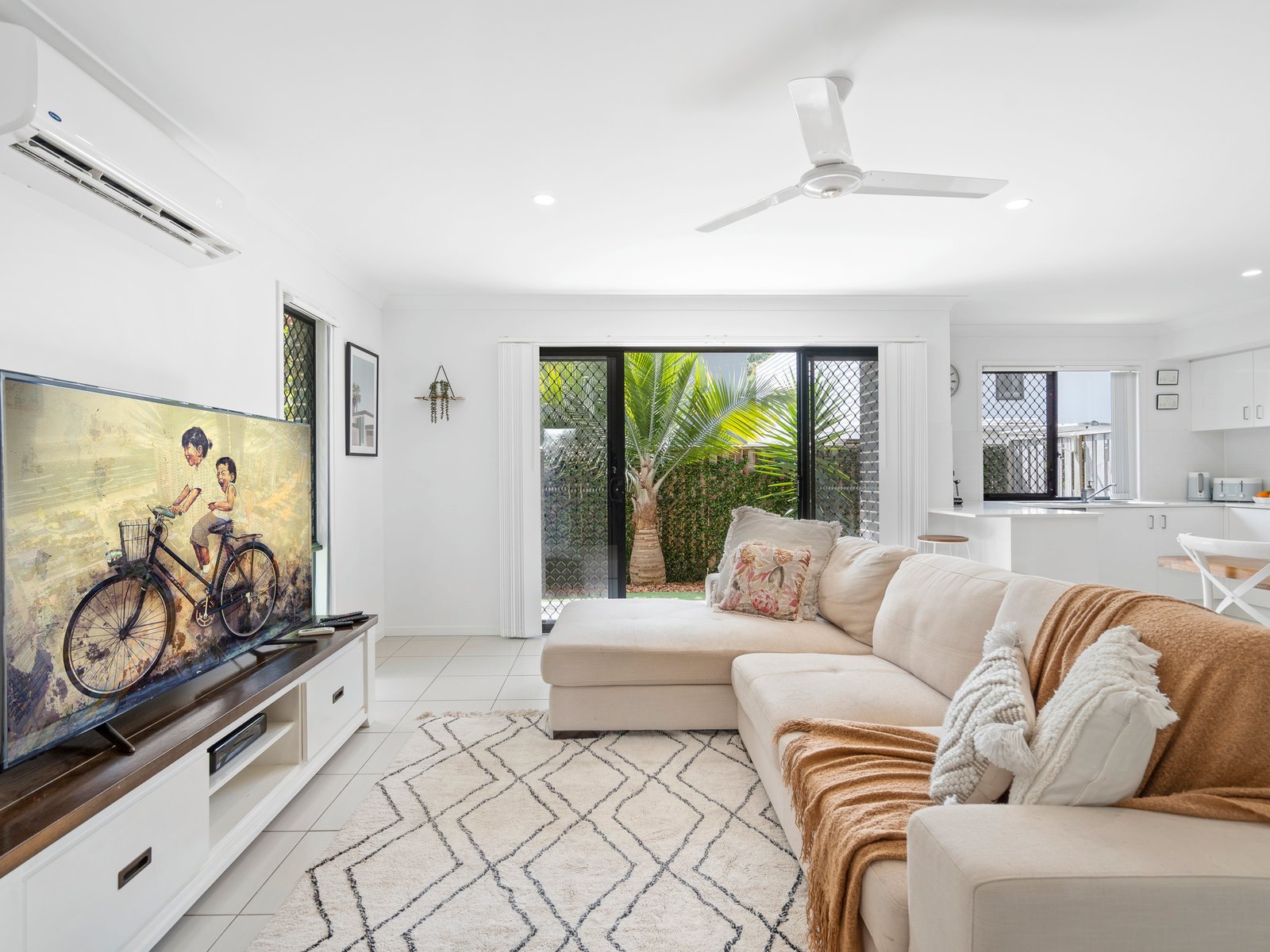 17/7 Border Drive North CURRUMBIN WATERS 6