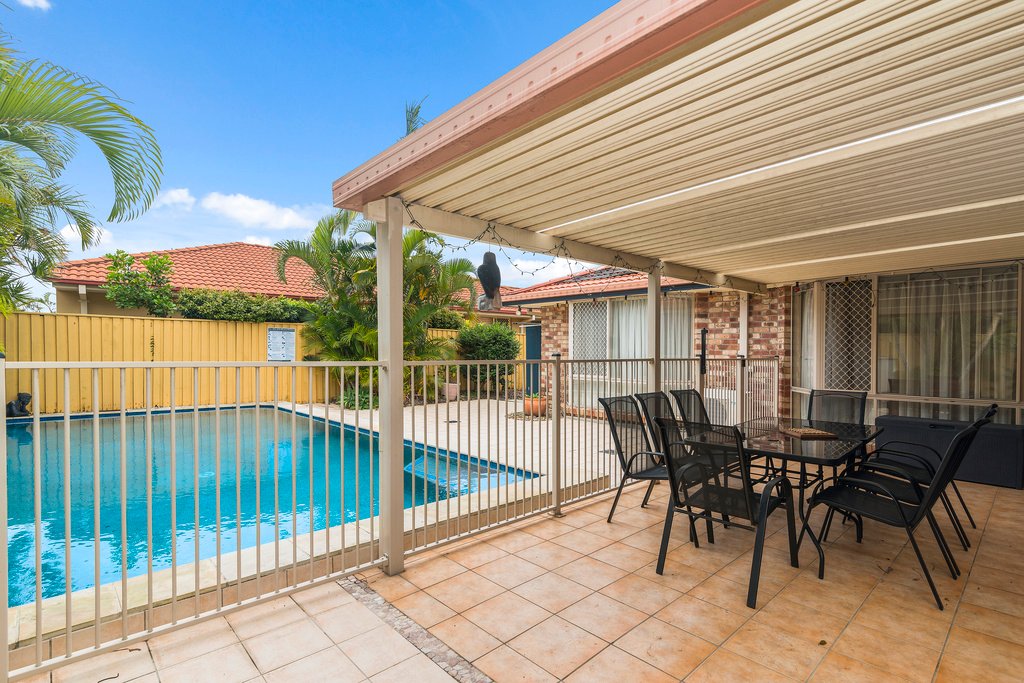 177 Botanical Cct  BANORA POINT 10