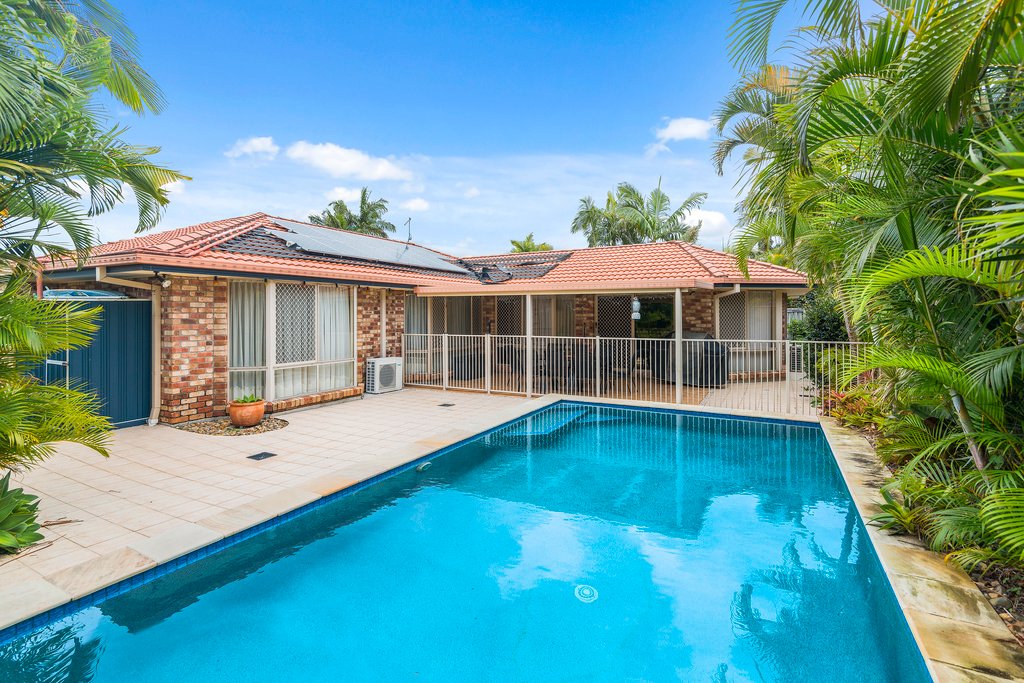 177 Botanical Cct  BANORA POINT 11